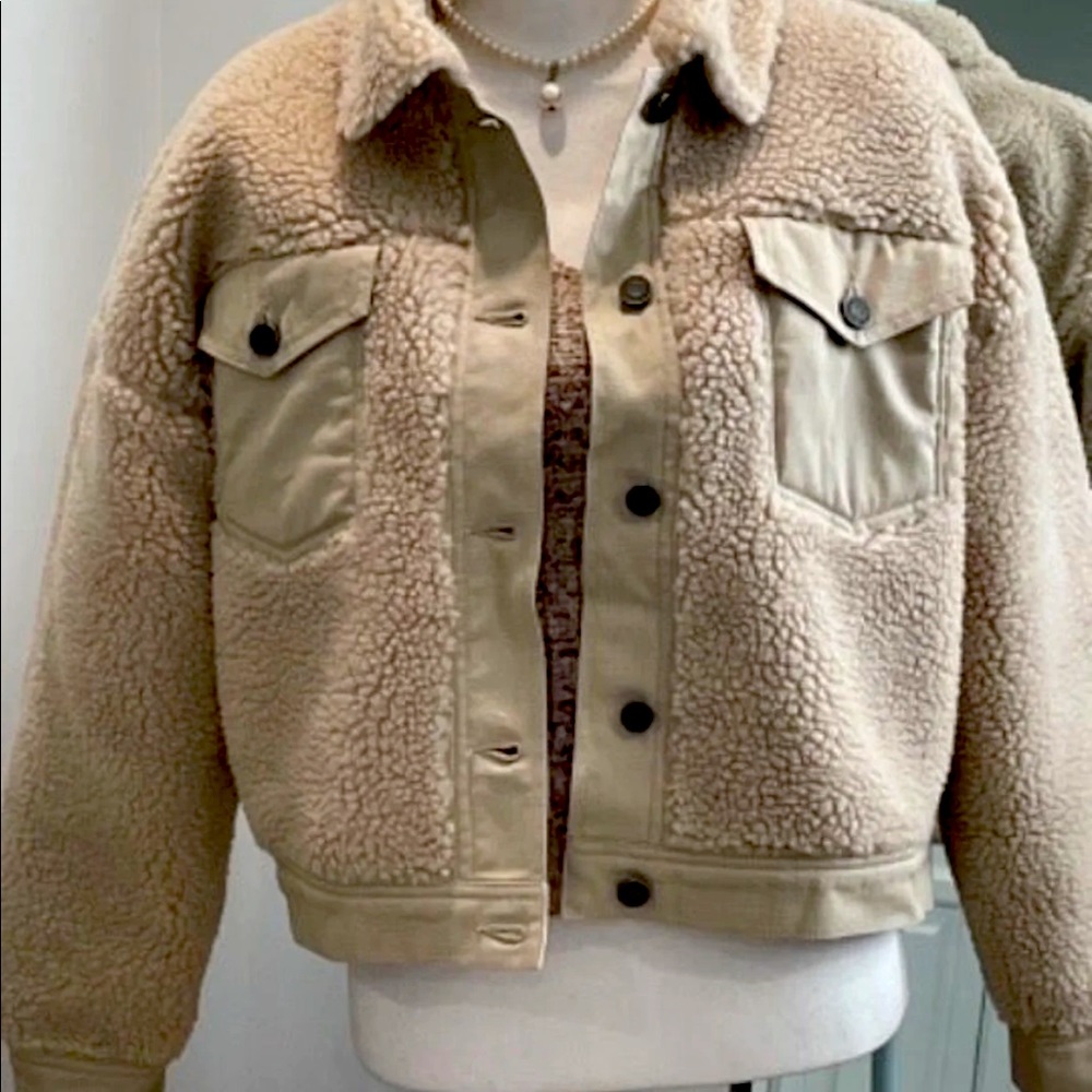 Forever 21 NWT Sherpa jacket